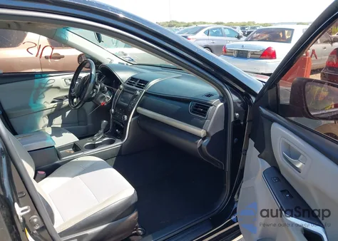 2017 Toyota Camry Se z USA, uszkodzony, nr VIN 4T1BF1FK3HU746450